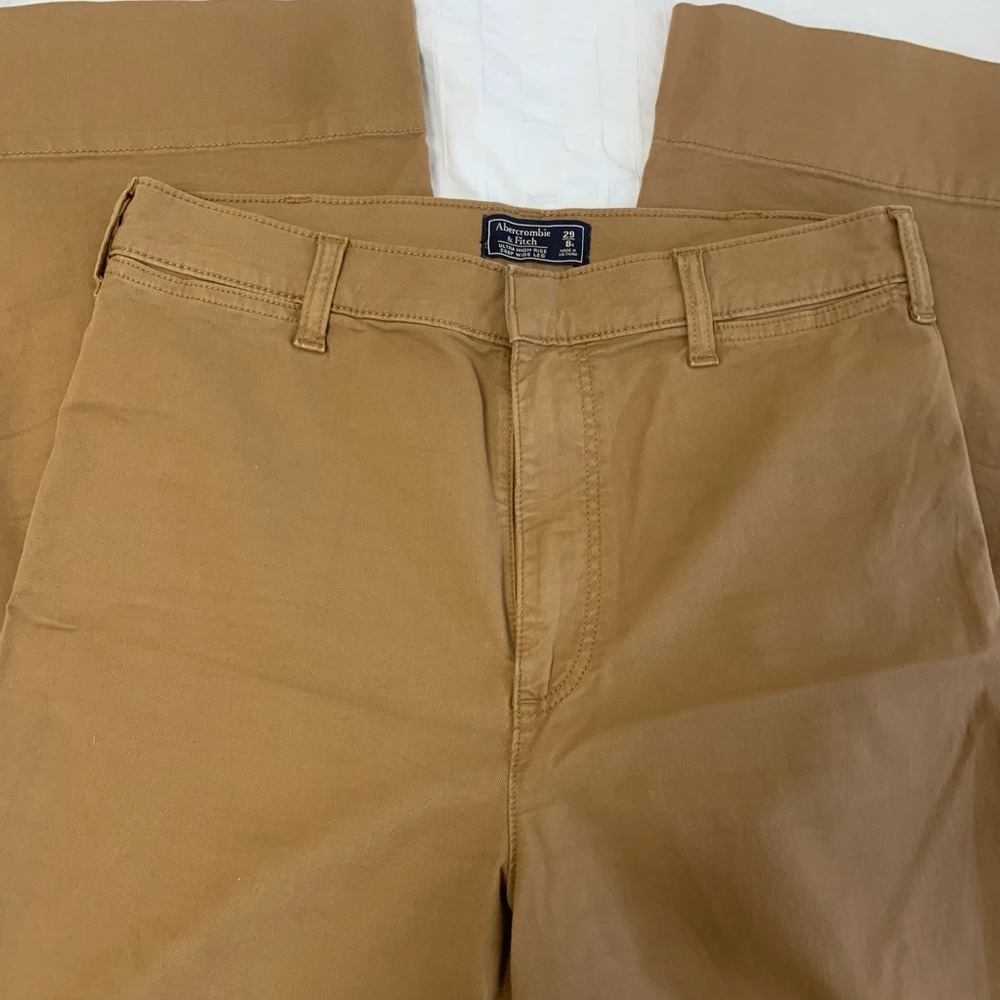 Women’s Abercrombie Ultra High Rise Wide Crop Leg Khakis